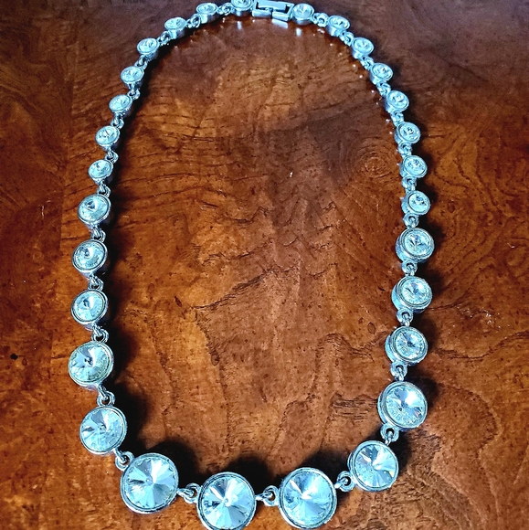 Pretty Rhinestone Necklace - Picture 2 of 4